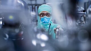 إندونيسيا تبدأ اختبار لقاح صيني ضد فيروس كورونا