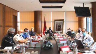 العثماني يلتقي باقتصاديين وخبراء مغاربة ويرحب باقتراحاتهم لتحقيق الإقلاع الاقتصادي