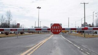 كندا تمدد فترة إغلاق حدودها أمام المسافرين باستثناء الأمريكيين