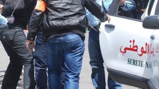 الدار البيضاء.. توقيف شخص ارتكب عمليتي سرقة على متن حافلتين للنقل العمومي