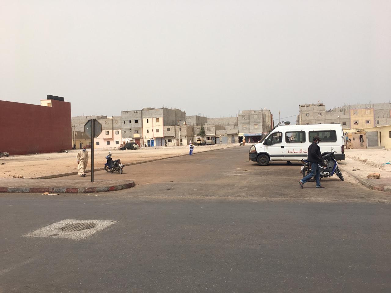 السلطات بحي الوحدة تغلق سويقة الحي الحسني بالداخلة