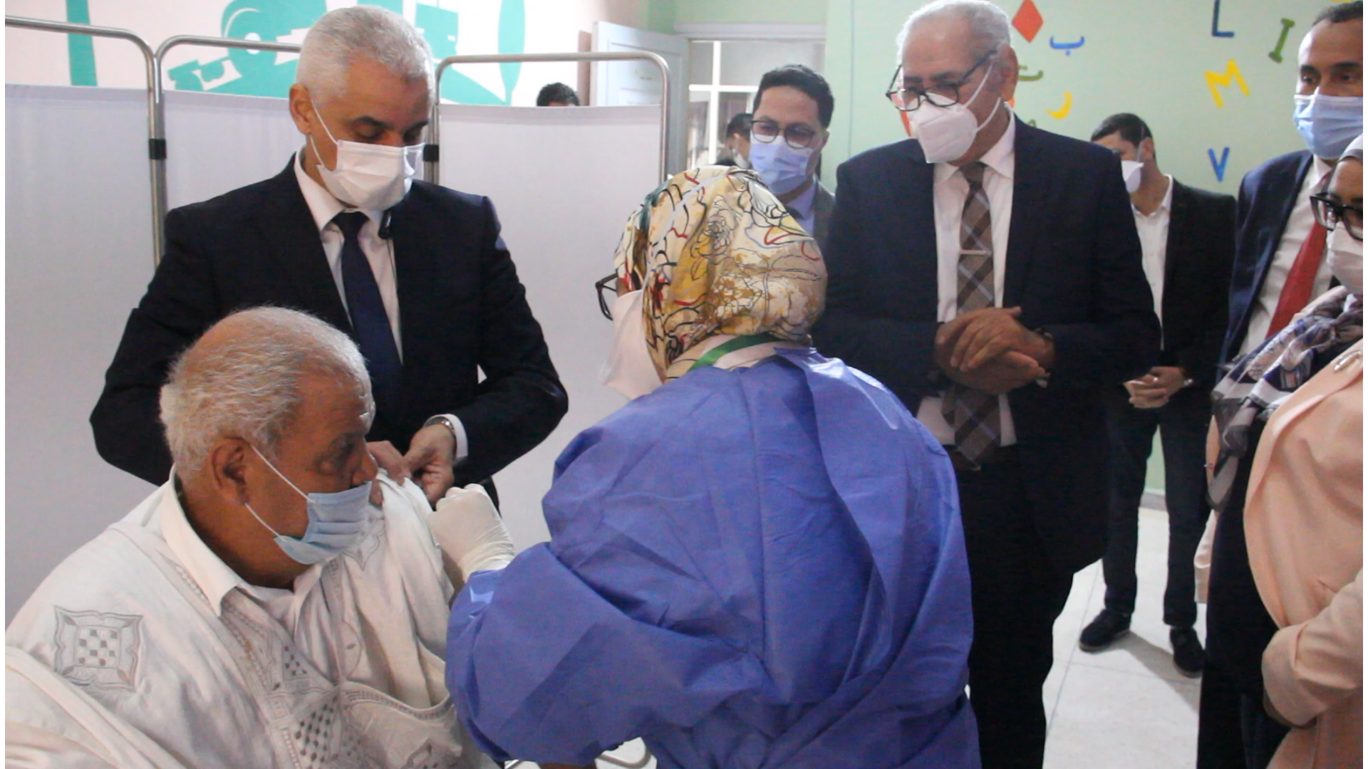 زيارة وزير الصحة خالد أيت الطالب لدار الشباب السلام لتفقد حملة التلقيح ضد كوفيد