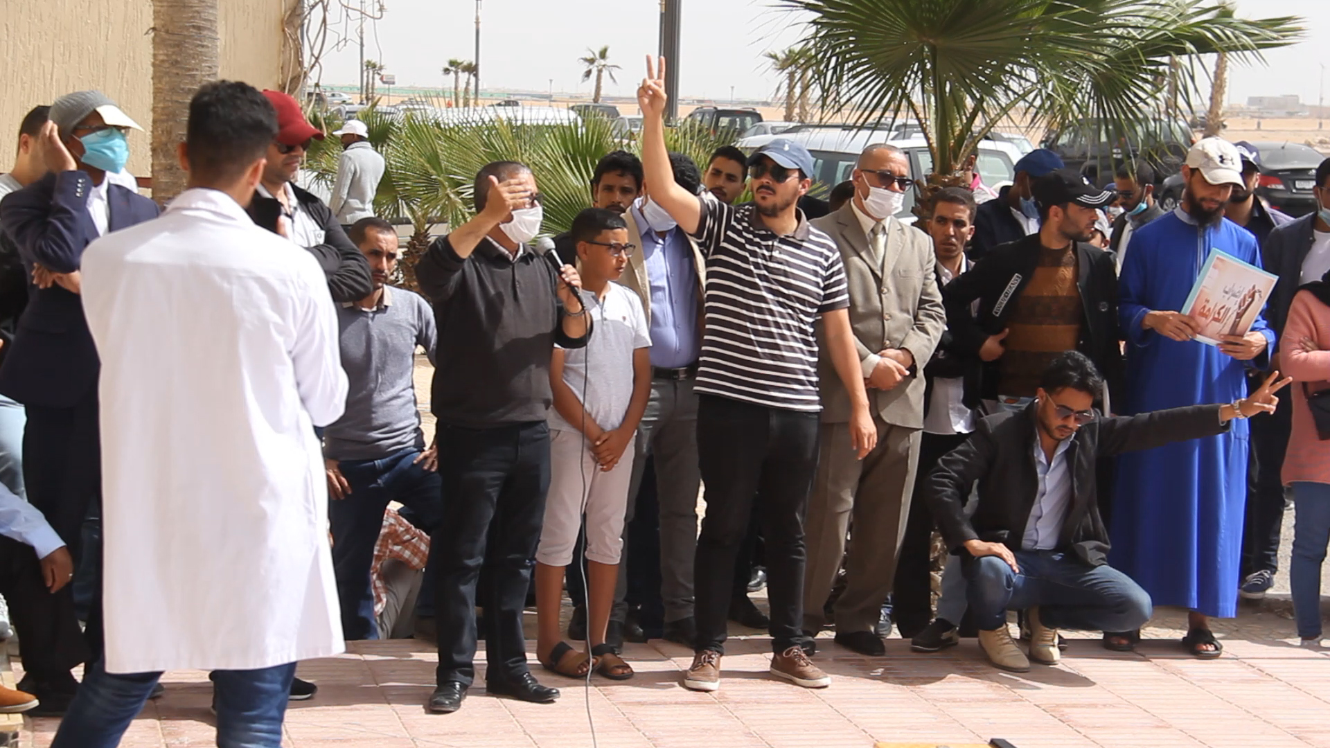 تواصل مسلسل الإحتجاجات، والنقابات التعليمية ترفض الحوار