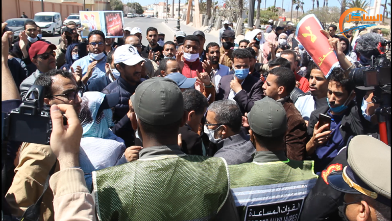 وقفة احتجاجية للأساتذة المتعاقدين بالداخلة