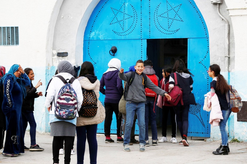 تونس تغلق المدارس حتى 30 أبريل لإبطاء التفشي السريع لفيروس كورونا