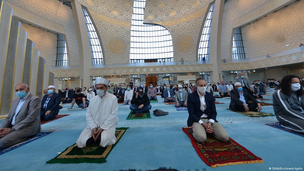 الصحة العالمية تحذر من احتمال تفشي كورونا خلال رمضان