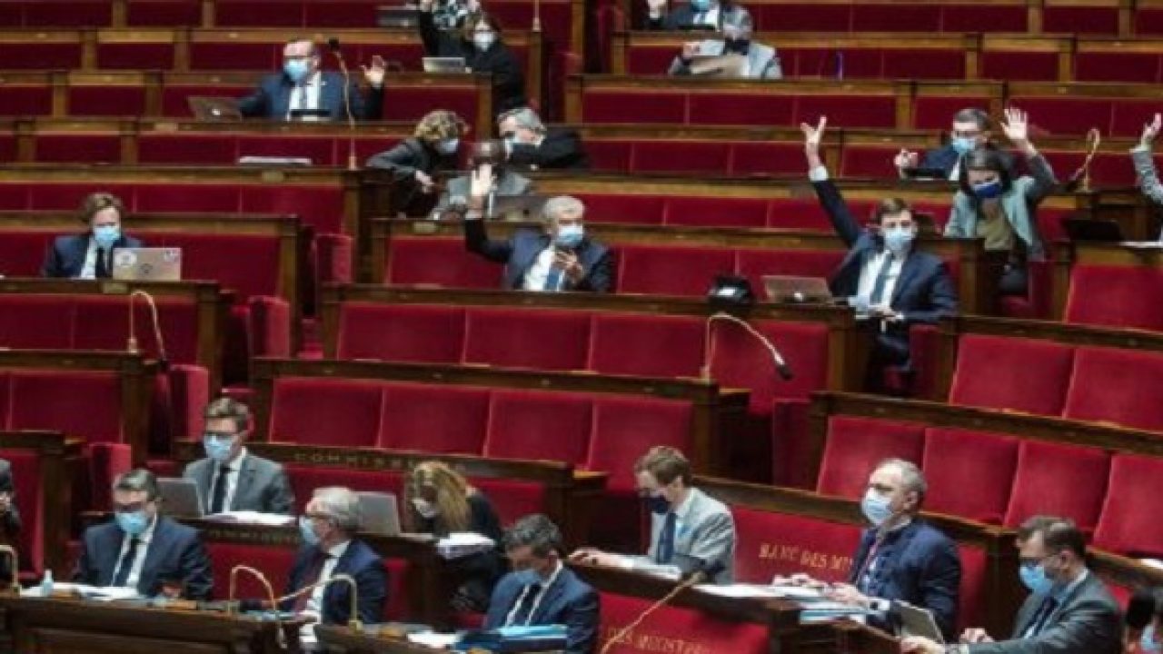 البرلمان الفرنسي يقر قانون الأمن الشامل المثير للجدل