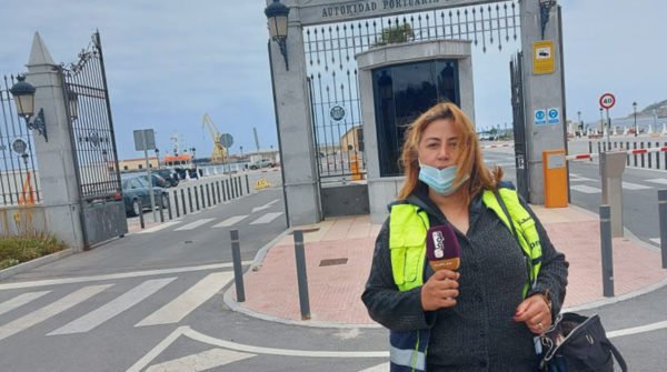 بعد ساعات من اعتقالها ..السلطات الإسبانية تطلق سراح صحافية شوف تيفي