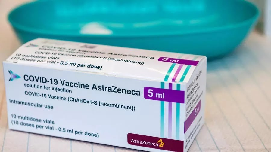 مسؤول بوكالة الأدوية الأوربية ينصح بوقف التطعيم بلقاح أسترازينيكا المضاد لفيروس كورونا