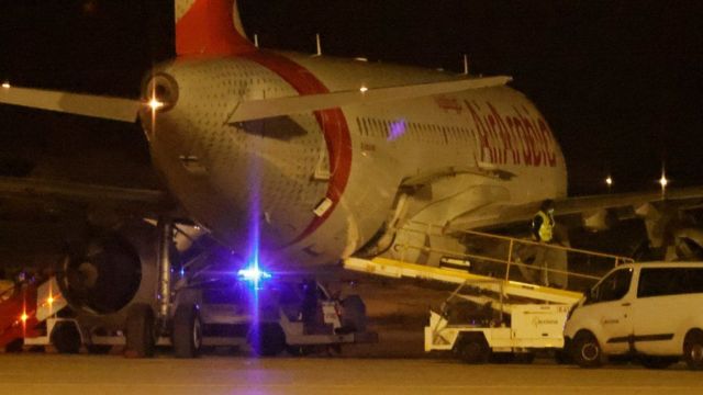 الشرطة الإسبانية تكشف تفاصيل مثيرة حول قضية فرار 21 شاب من مطار بالما