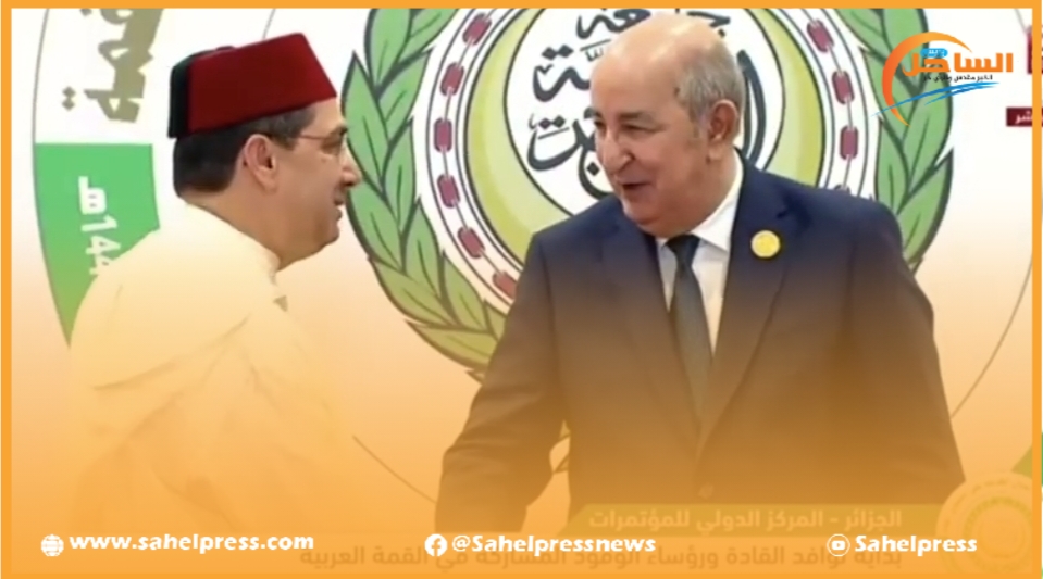 بالفيديو .. رئيس الجزائر “تبون” يستقبل بوريطة بلباس وطني “أصيل”