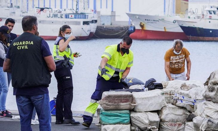 الشرطة الإسبانية توقف قاربا على متنه أطنان من الحشيش المغربي كان متجها الى أميركا اللاتينية