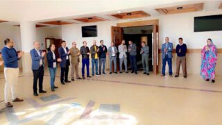 عاجل .. وقفة إحتجاجية لموظفي هيئة كتابة الضبط من داخل المحكمة الإبتدائية بالداخلة