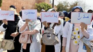 بالعيون .. توقيف الأجرة كإجراء تعسفي في حق الأساتذة الممتنعين عن إدخال نقط المراقبة المستمرة ومنعهم من العمل ؟