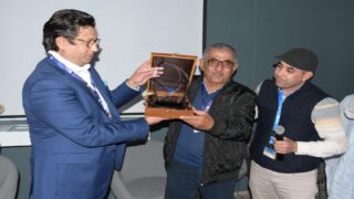 على هامش معرض اليوتيس الدولي تم تكريم “مولاي حسن الطالبي” على ما بذله من جهد في قطاع الصيد التقليدي