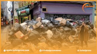 بسبب الإضراب .. شوارع العاصمة الفرنسية تغرق في الأزبال