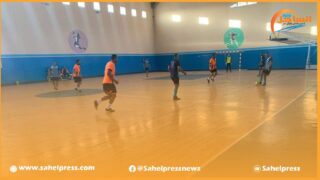 بهدف توسيع الممارسة الرياضية ومحاربة الإقصاء .. المديرية الاقليمية لوادي الذهب تنظم دوري لكرة القدم داخل القاعة