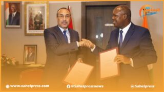 في إطار جولته الإفريقية للتسويق الترابي ..”الخطاط ينجا” يوقع اتفاقية إطار مع رئيس جهة طونكبي Tonkpi بالكوديفوار + صور