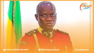 قائد الانقلاب العسكري في الغابون يعد بتنظيم مؤسسات الدولة