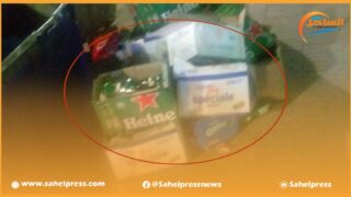 الداخلة .. صناديق خمر فارغة مرمية بالقرب من مدرسة تعليمية تثير إستياء الكثير من المواطنين