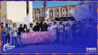 أساتذة جهة الداخلة وادي الذهب يحتجون أمام مقر المحكمة الابتدائية