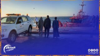 الداخلة .. جمعية الإنقاذ البحري تستقبل البحارة الناجين من غرق مركب الصيد “يحيى” (صور)