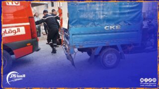 الداخلة .. حادثة سير بين دراجة ثلاثية العجلات و حافلة لنقل العمال بحي النهضة تتسبب في اصابة سائق الدراجة