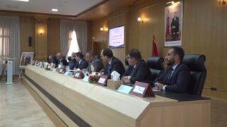 الداخلة .. “عمر حجيرة” يترأس لقاءا تشاوريا حول التجارة الخارجية