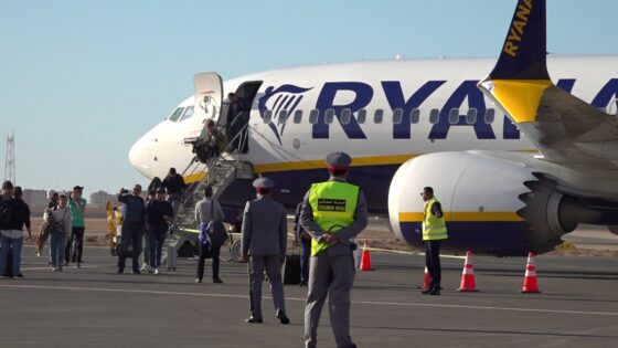 الداخلة.. وصول أول رحلة جوية مباشرة لـ RYANAIR قادمة من مدريد الإسبانية