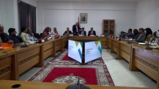 التصويت بالإجماع على جدول أعمال الدورة الاستثنائية لمجموعة الجماعات الترابية الداخلة وادي الذهب للتوزيع