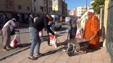 الداخلة .. جمعية الايادي الكريمة تنظم حملة نظافة واسعة بمحيط مسجد السلام