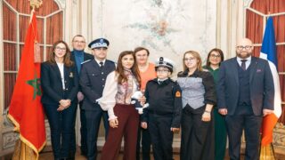 مصاب بمرض نادر.. استقبال الطفل نزار بطل الصمود اليومي بسفارة المغرب بباريس